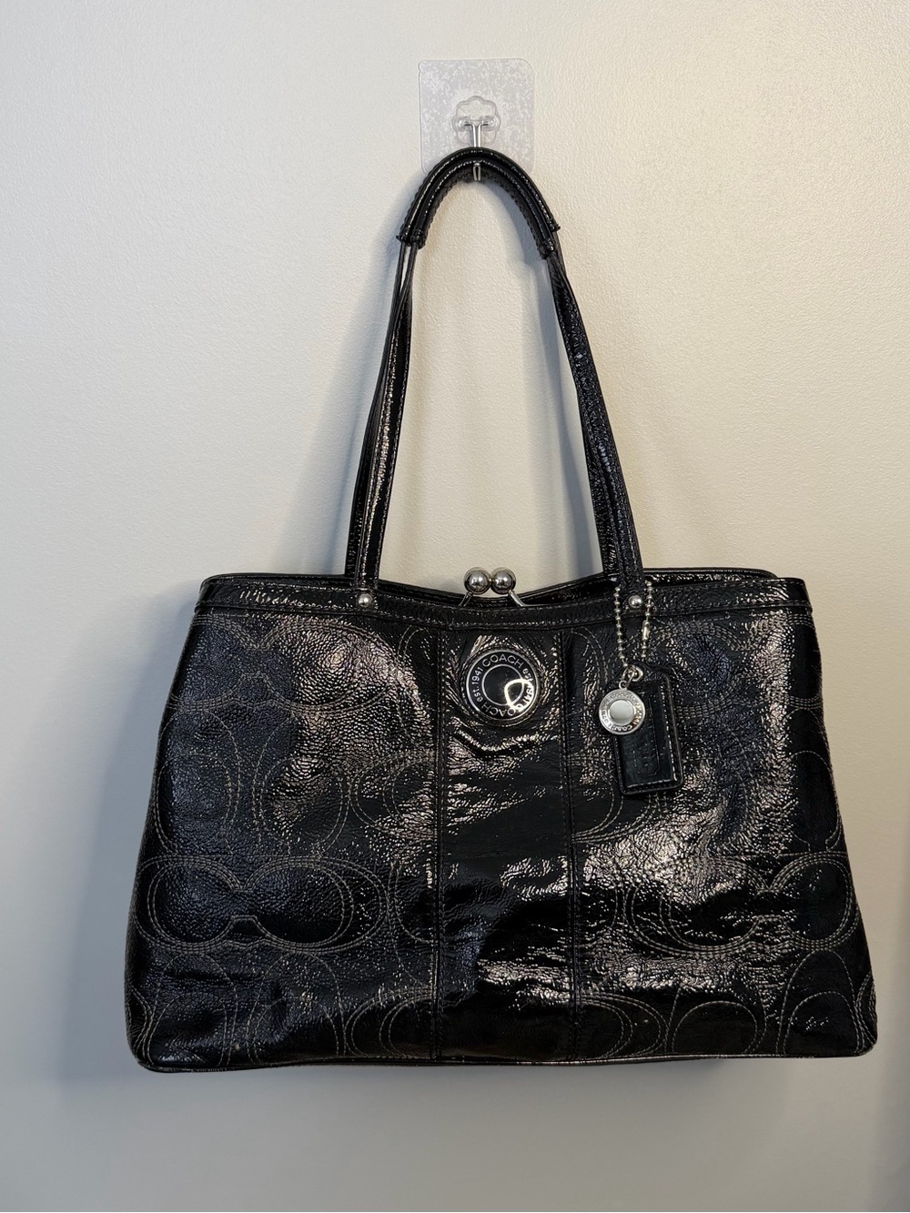 Vintage Coach Black Patent Leather Signature C logo F19215 Shoulder Bag